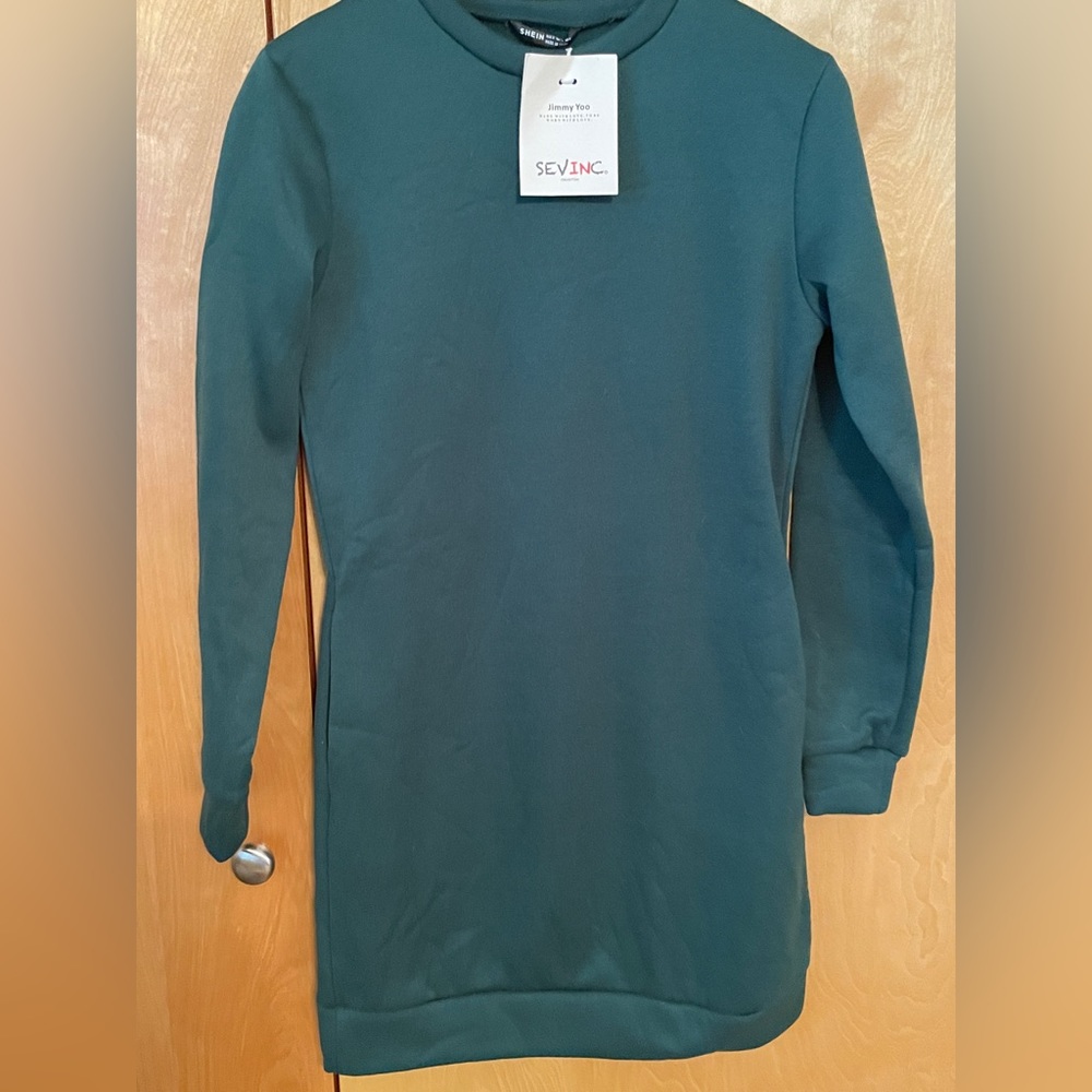 NWT! SHEIN + Jimmy Yoo long sleeve dark green sweatshirt feel dress. Cozy!